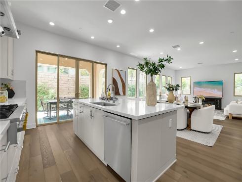 212 Sutters Mill , Irvine, CA