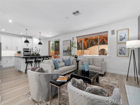 8 National Place, Irvine, CA
