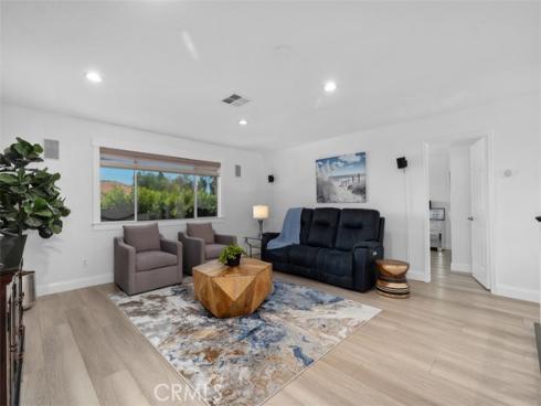 8 National Place, Irvine, CA
