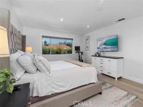 8 National Place, Irvine, CA