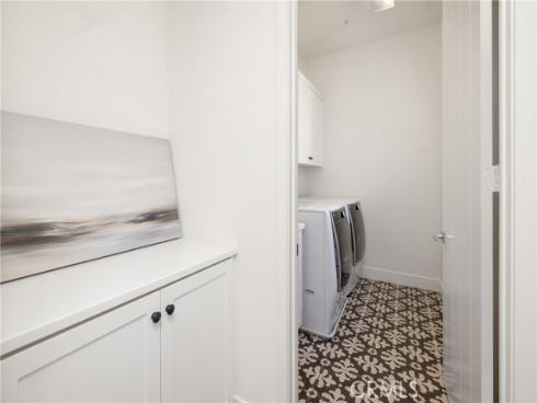 251 Follyhatch , Irvine, CA