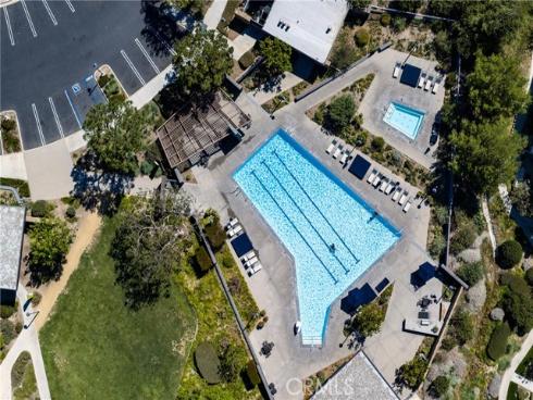 251 Follyhatch , Irvine, CA