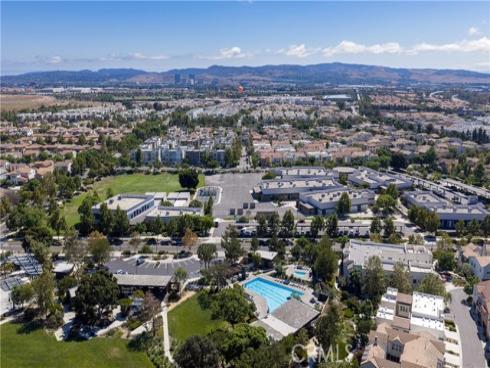 251 Follyhatch , Irvine, CA