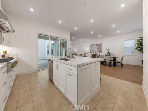 568 Mulligan , Irvine, CA