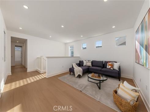 568 Mulligan , Irvine, CA