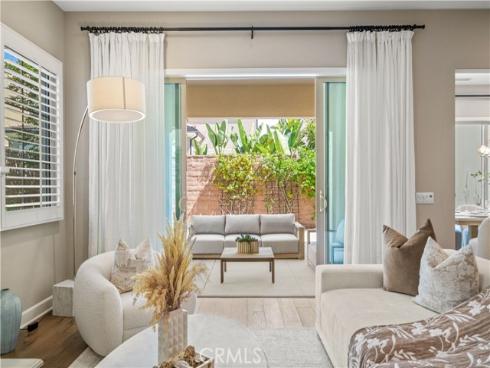 52 English Saddle , Irvine, CA