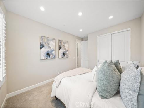 52 English Saddle , Irvine, CA
