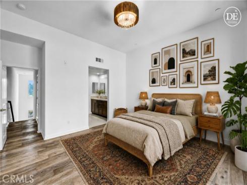 83 Waldorf , Irvine, CA