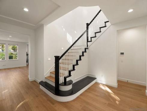 31 Montclair , Irvine, CA