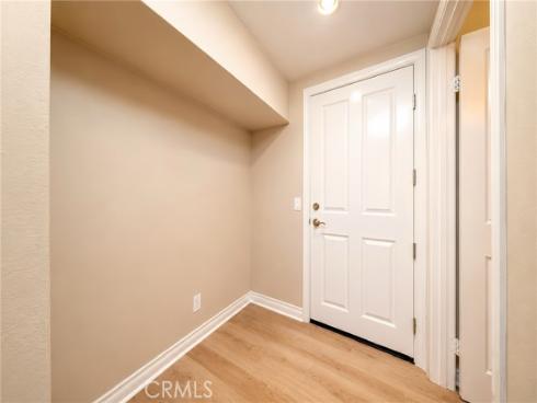 221 Mantle , Irvine, CA