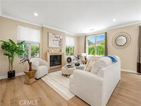 221 Mantle , Irvine, CA