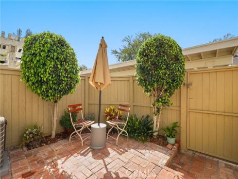 31 Greenbough 132 , Irvine, CA