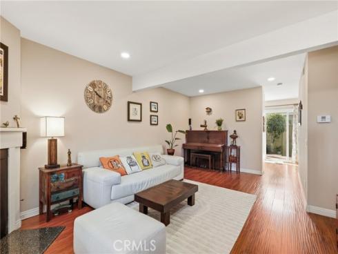 31 Greenbough 132 , Irvine, CA