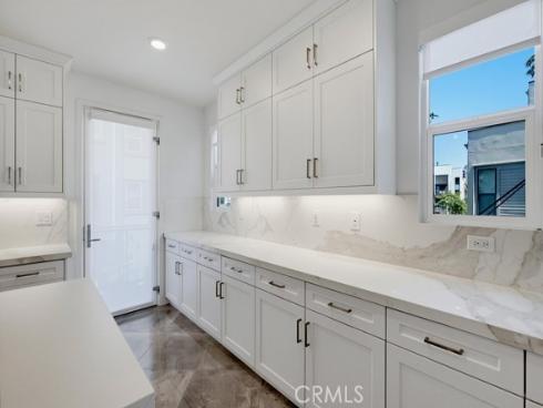 162  Bowery  , Irvine, CA