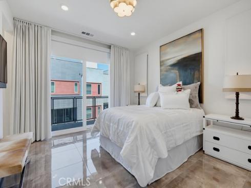 162  Bowery  , Irvine, CA