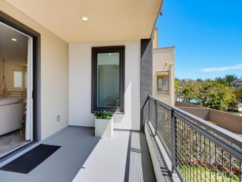 162  Bowery  , Irvine, CA