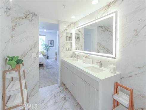 2253 Martin 302 , Irvine, CA