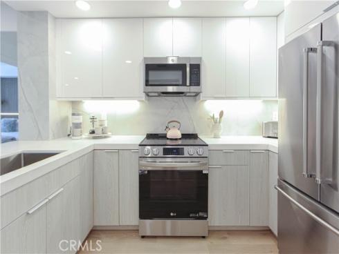 2253 Martin 302 , Irvine, CA