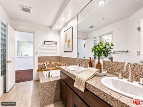 2233 Martin 309 , Irvine, CA