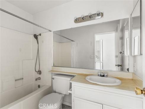 194 Greenmoor , Irvine, CA