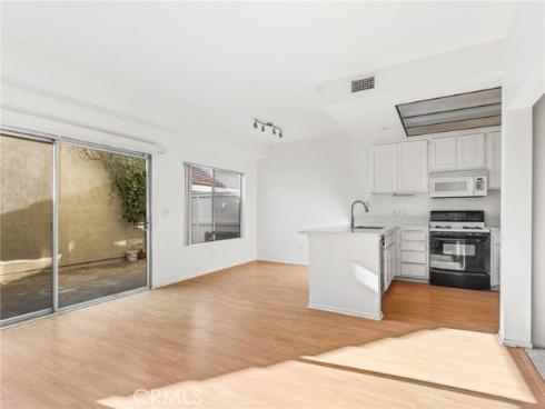 194 Greenmoor , Irvine, CA