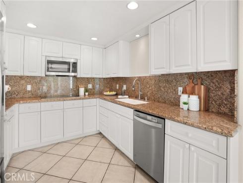 18 Timbergate , Irvine, CA