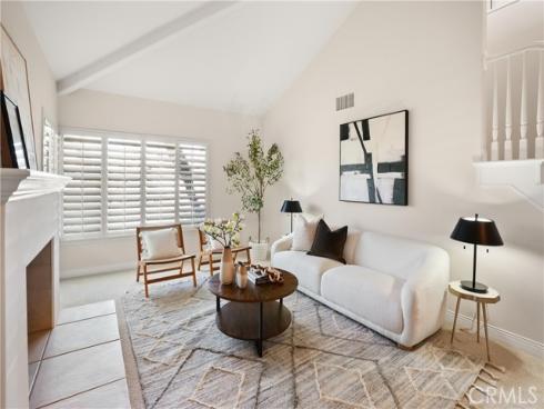 18 Timbergate , Irvine, CA