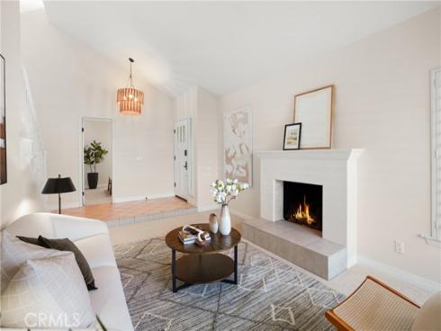 18 Timbergate , Irvine, CA