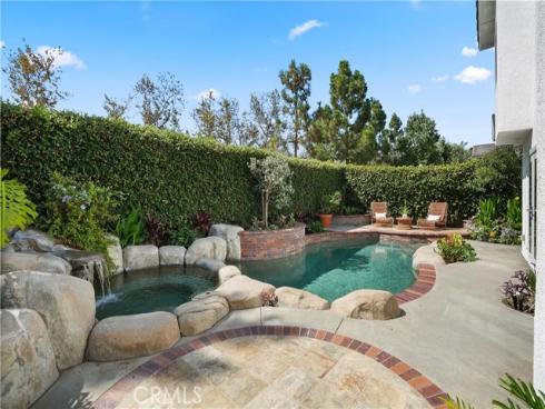 18 Timbergate , Irvine, CA