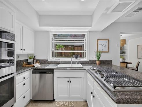16 Angell Street, Irvine, CA