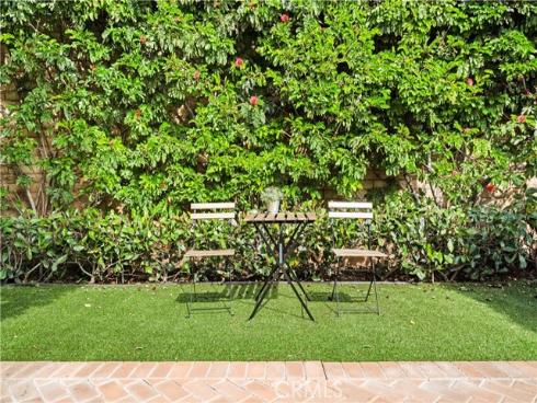 21 Fanpalm , Irvine, CA