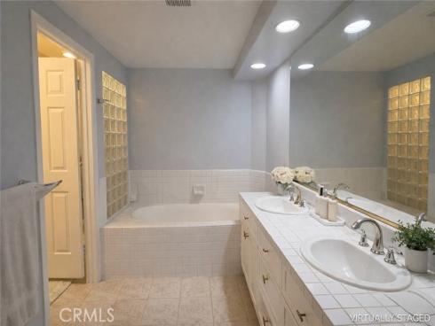 2253 Martin 107 , Irvine, CA