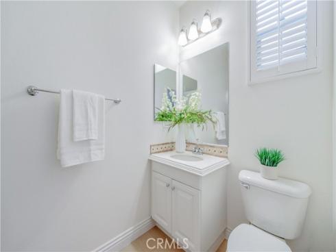83 Twin Gables , Irvine, CA