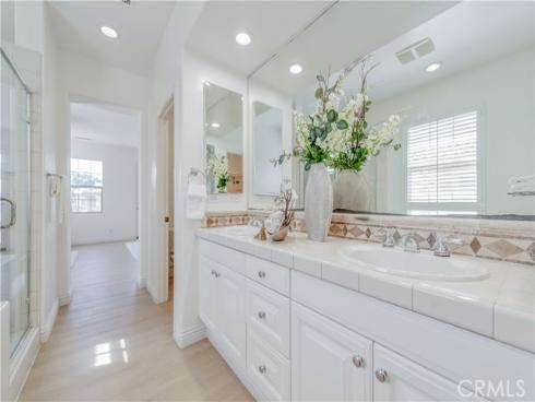 83 Twin Gables , Irvine, CA