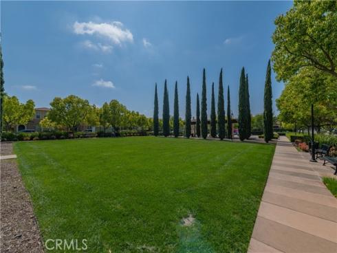 83  Twin Gables  , Irvine, CA