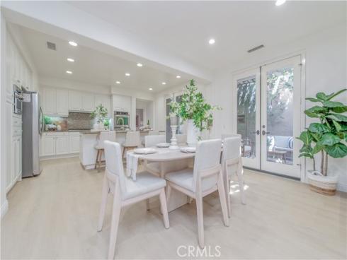83 Twin Gables , Irvine, CA