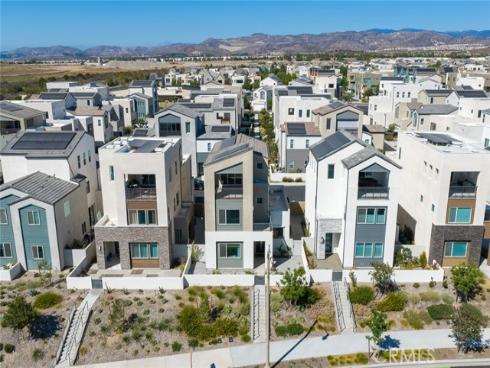 426  Treble  , Irvine, CA