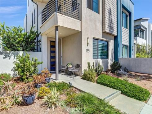 327 Novel , Irvine, CA