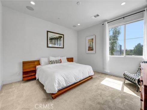327 Novel , Irvine, CA