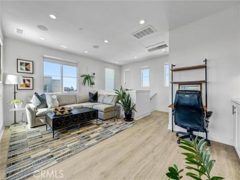 327 Novel , Irvine, CA