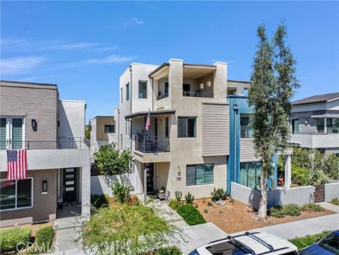 327 Novel , Irvine, CA