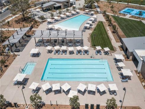 327 Novel , Irvine, CA
