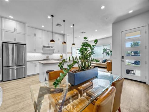 327 Novel , Irvine, CA