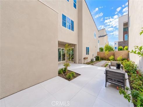 107 Sawbuck , Irvine, CA