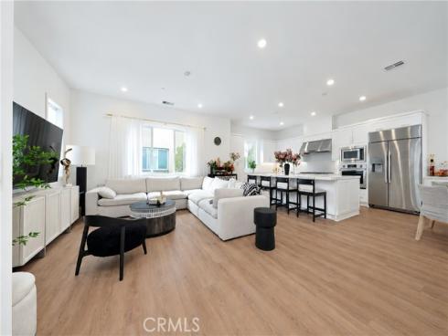 107 Sawbuck , Irvine, CA