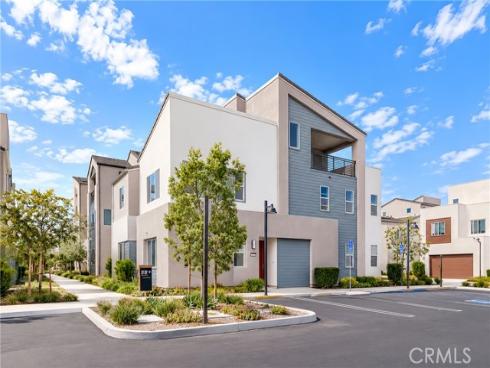 107 Sawbuck , Irvine, CA