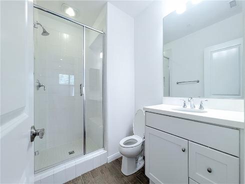 85  Thornhurst  , Irvine, CA