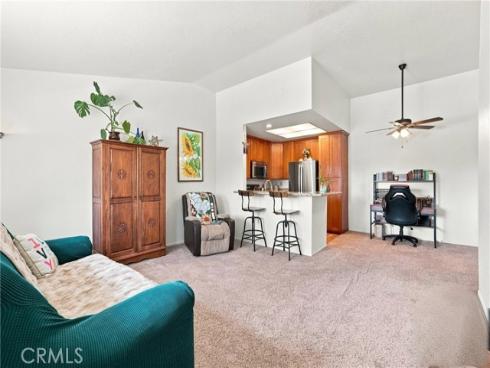 187 Huntington , Irvine, CA