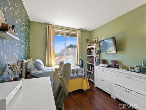 61 W Yale Loop , Irvine, CA
