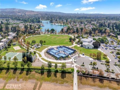 15 Brookfield , Irvine, CA